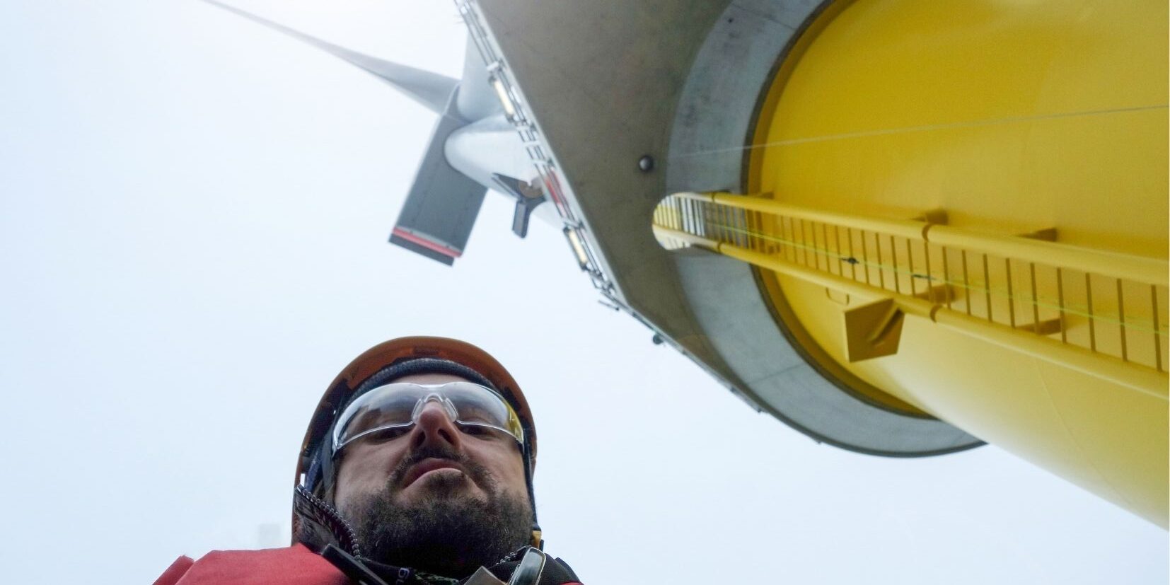 Wind turbine troubleshooter offshore